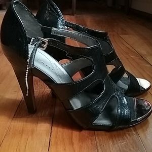 Black Leather Tahari 4" Heels, Size 6-1/2M